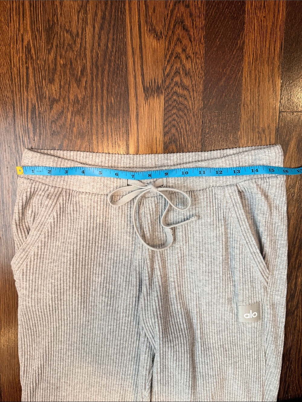 ALO Yoga Muse Sweatpant in Athletic Grey - Picture 6 of 8